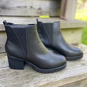 MIA heeled black booties